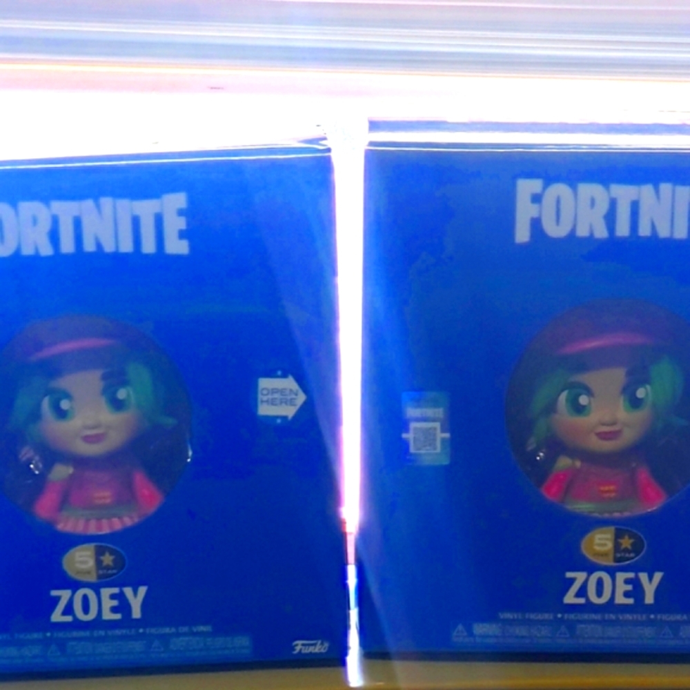 Fortnite Funko character-Zoey- (lot-of-2)